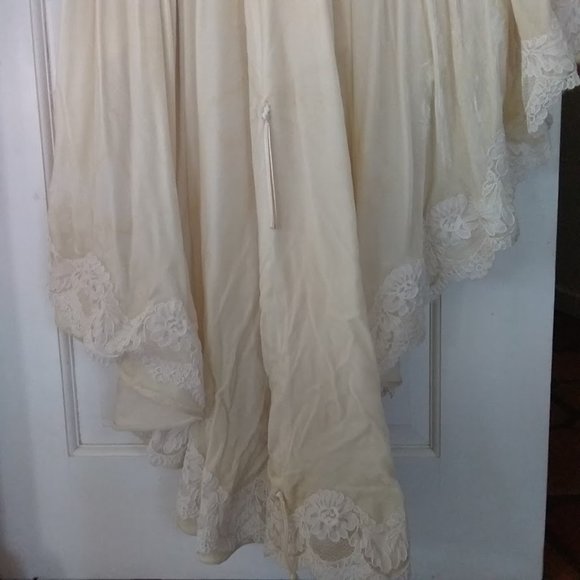 Vintage Silk & Velvet Wedding Dress Pearl & Lace - Picture 4 of 9
